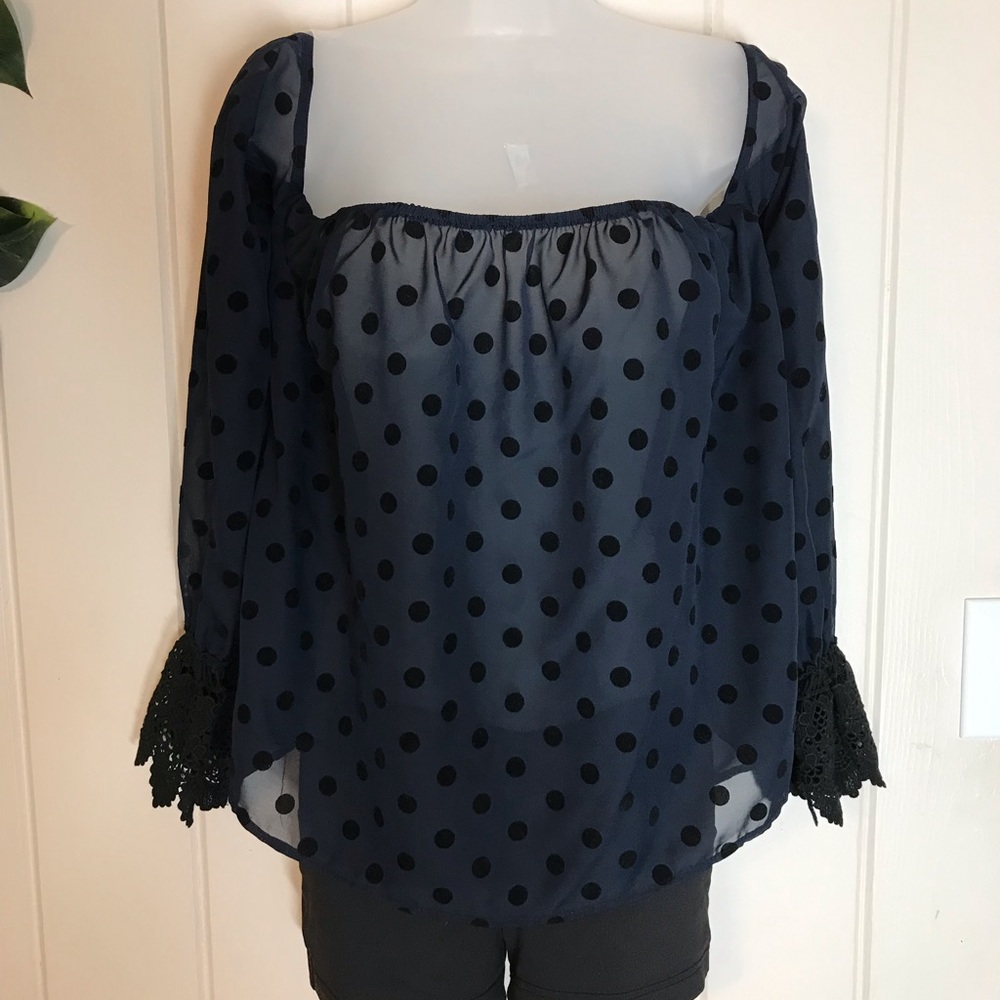 Ciel Black Polka Dots Black Polyester Off Cold Shoulder Thick Eyelet Cuff Blouse - Picture 4 of 16